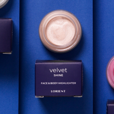 Velvet SHINE rozświetlacz do twarzy i ciała